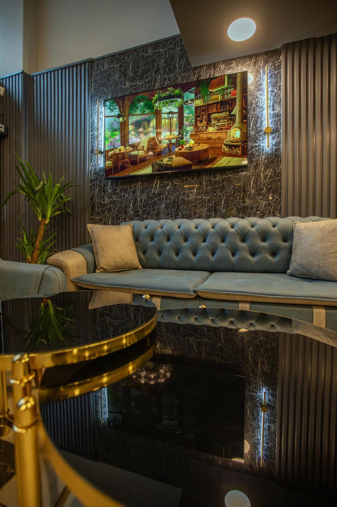 Liza Hotel 4*