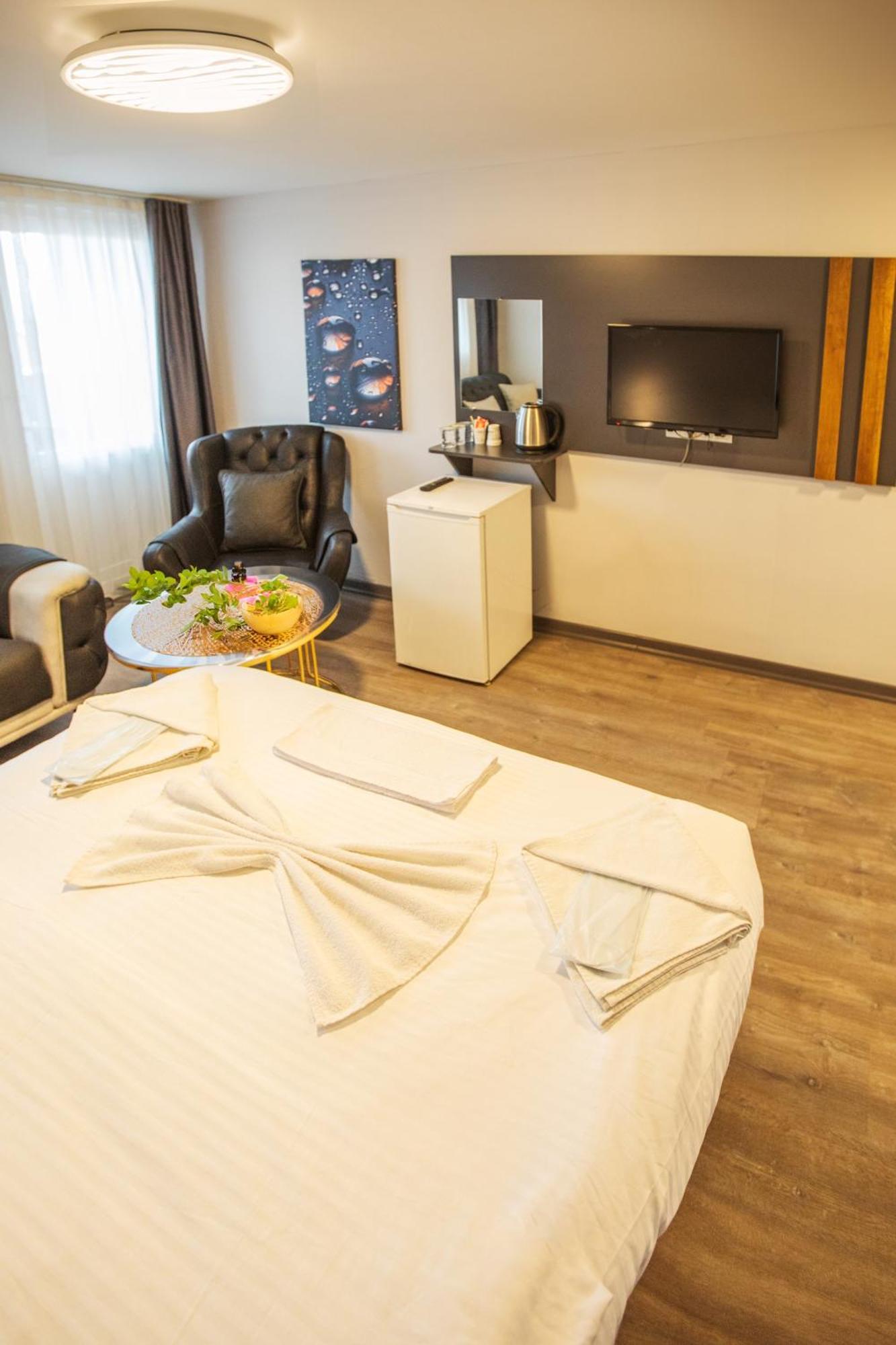 Liza Hotel